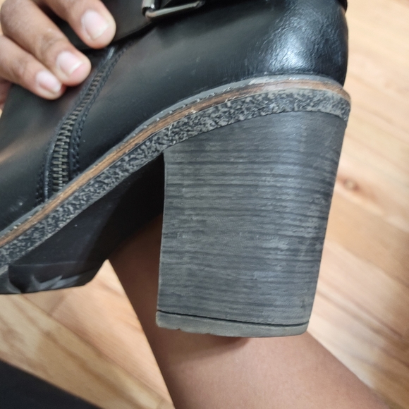 Booties - Picture 6 of 9